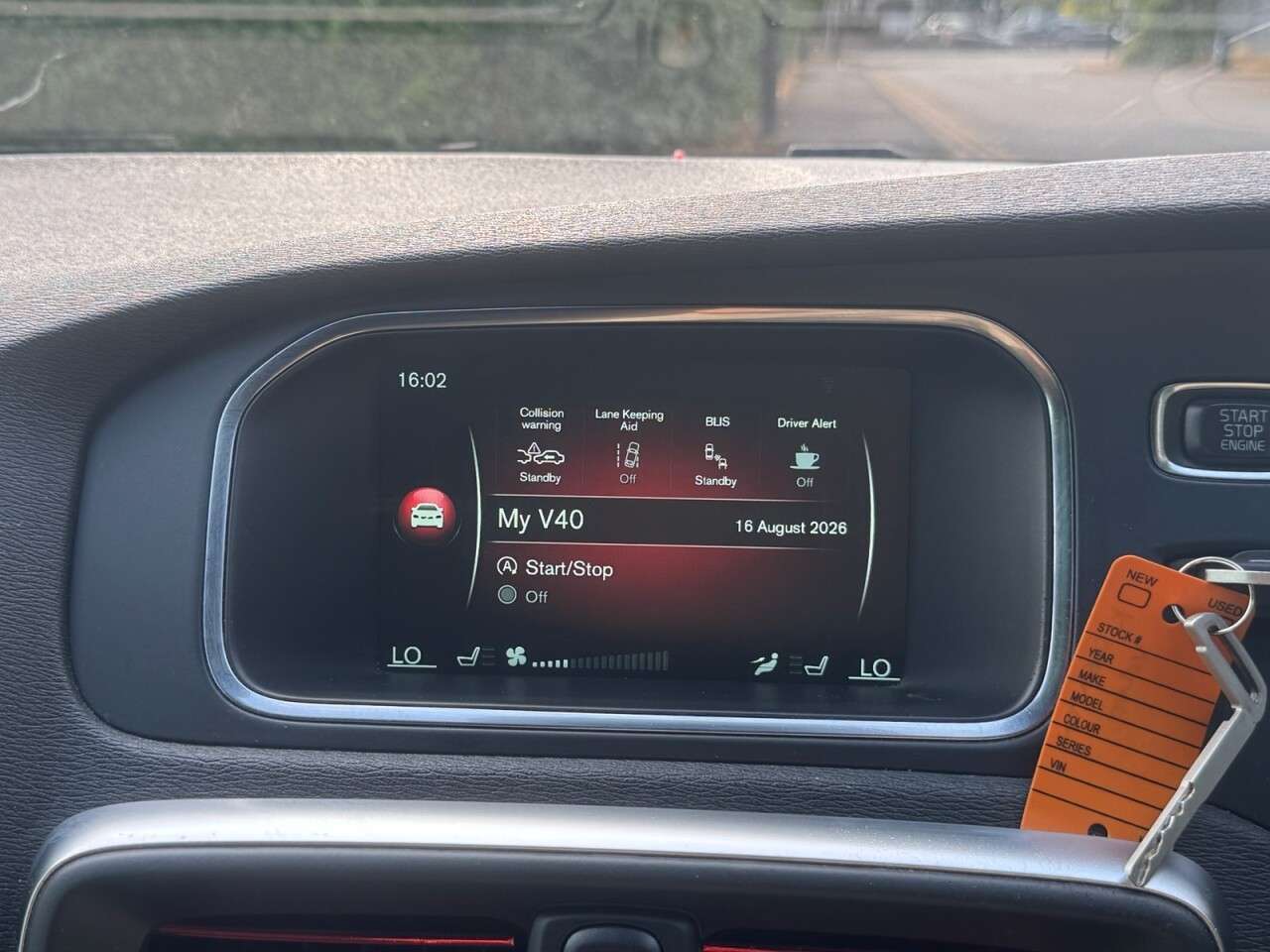 2016 VOLVO V40 2016 VOLVO V40