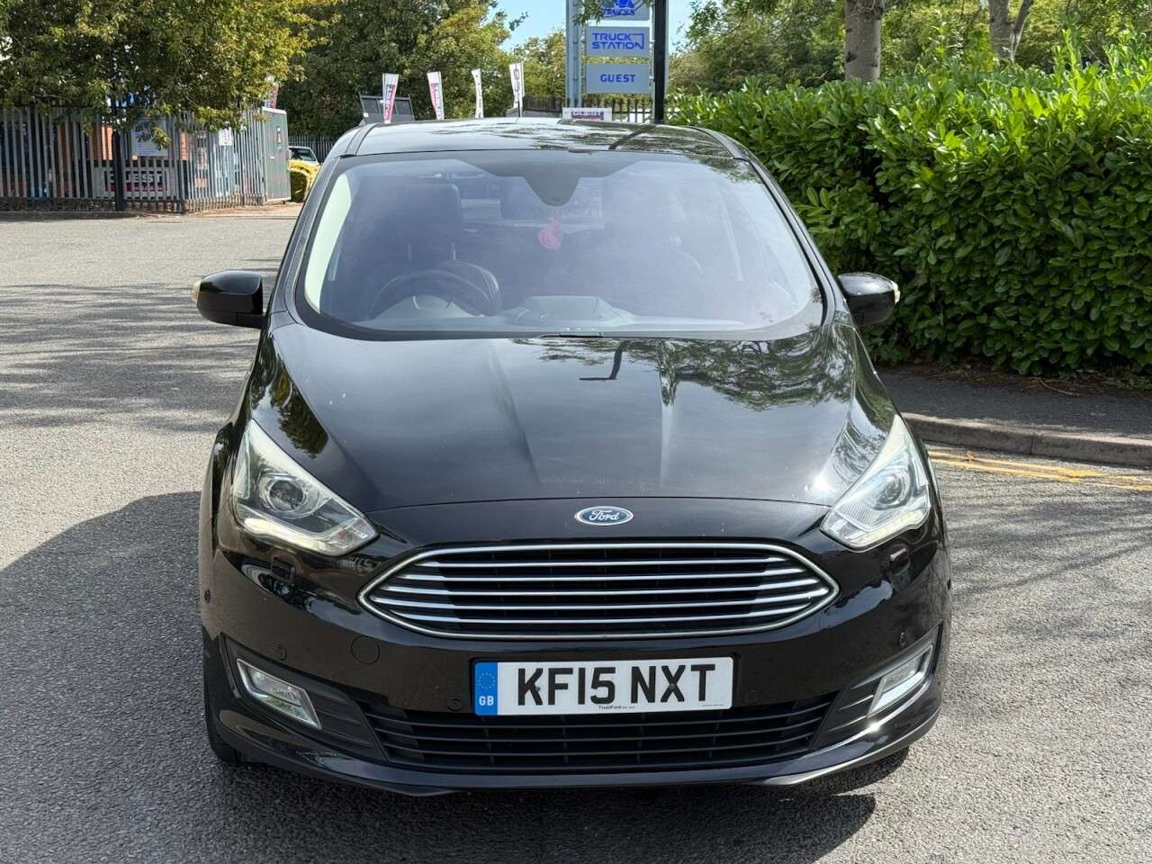 A 2015 FORD C-MAX 1.5 TDCi Titanium X MPV 5dr Diesel Manual Euro 6 (s/s) (120 ps) A 2015 FORD C-MAX 1.5 TDCi Titanium X MPV 5dr Diesel Manual Euro 6 (s/s) (120 ps)