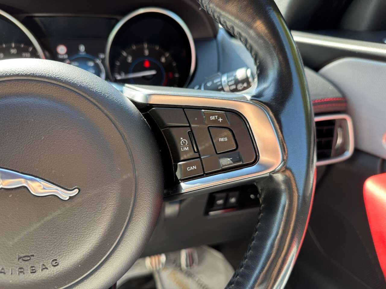 2016 JAGUAR F-PACE 2016 JAGUAR F-PACE