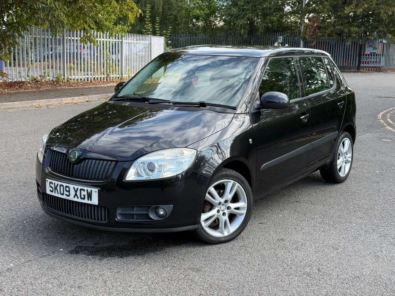 A 2009 SKODA FABIA 1.6 16V 3 Hatchback 5dr Petrol Tiptronic (180 g/km, 105 bhp) ULEZ+AUTO+SH+C A 2009 SKODA FABIA 1.6 16V 3 Hatchback 5dr Petrol Tiptronic (180 g/km, 105 bhp) ULEZ+AUTO+SH+C