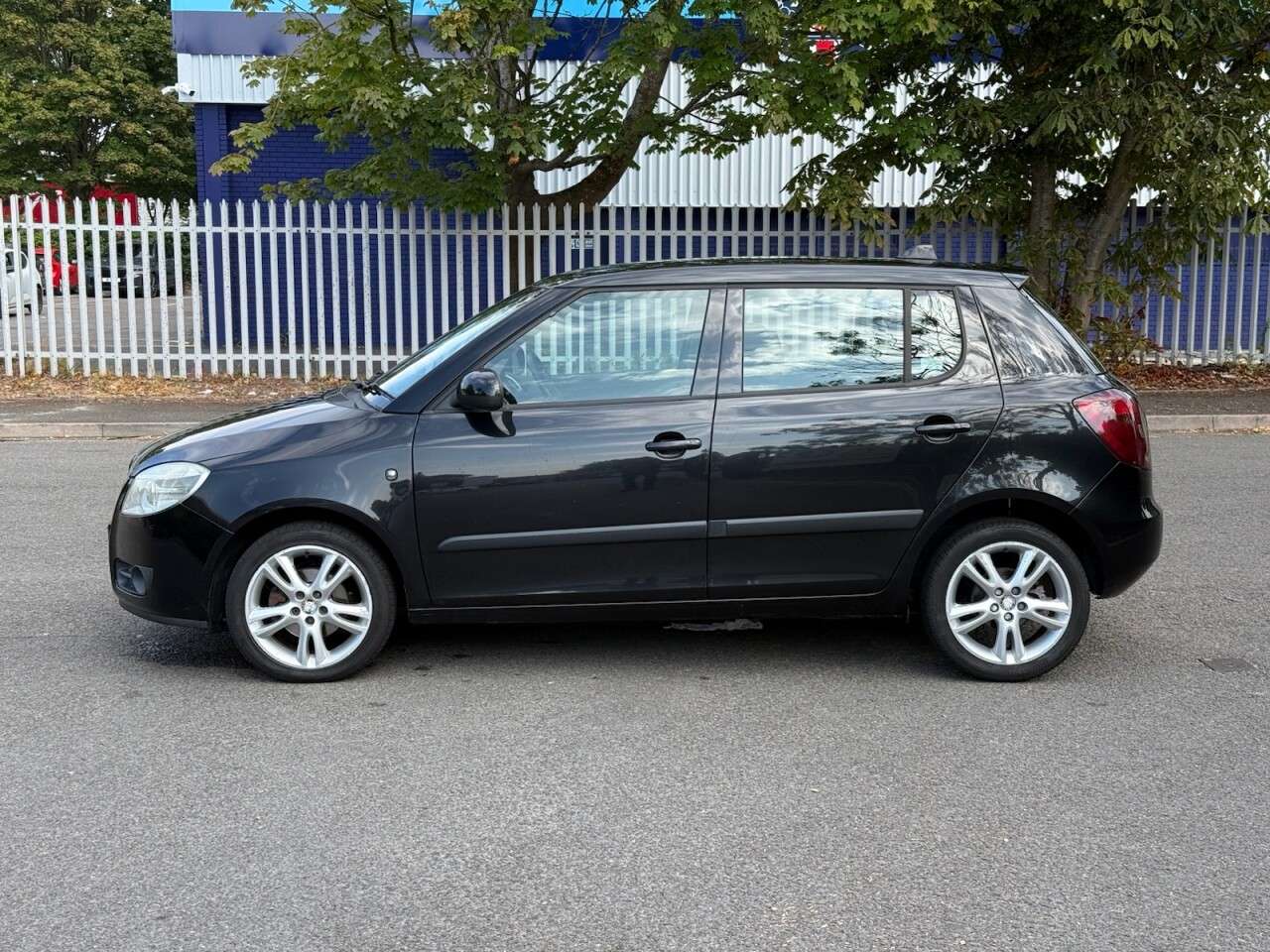 A 2009 SKODA FABIA 1.6 16V 3 Hatchback 5dr Petrol Tiptronic (180 g/km, 105 bhp) ULEZ+AUTO+SH+C A 2009 SKODA FABIA 1.6 16V 3 Hatchback 5dr Petrol Tiptronic (180 g/km, 105 bhp) ULEZ+AUTO+SH+C