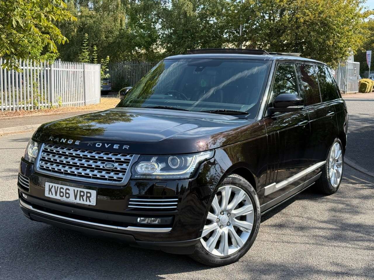 A 2016 LAND ROVER RANGE ROVER 4.4 SD V8 Autobiography SUV 5dr Diesel Auto 4WD Euro 6 (s/s) (339 ps) A 2016 LAND ROVER RANGE ROVER 4.4 SD V8 Autobiography SUV 5dr Diesel Auto 4WD Euro 6 (s/s) (339 ps)