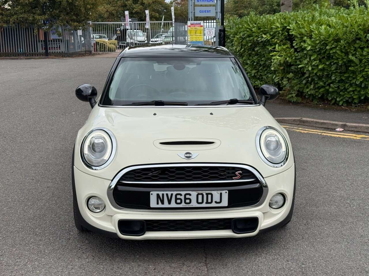 A 2016 MINI HATCH 2.0 Cooper SD Hatchback 5dr Diesel Auto 6Spd Euro 6 (s/s) (170 ps) ULEZ++LO A 2016 MINI HATCH 2.0 Cooper SD Hatchback 5dr Diesel Auto 6Spd Euro 6 (s/s) (170 ps) ULEZ++LO