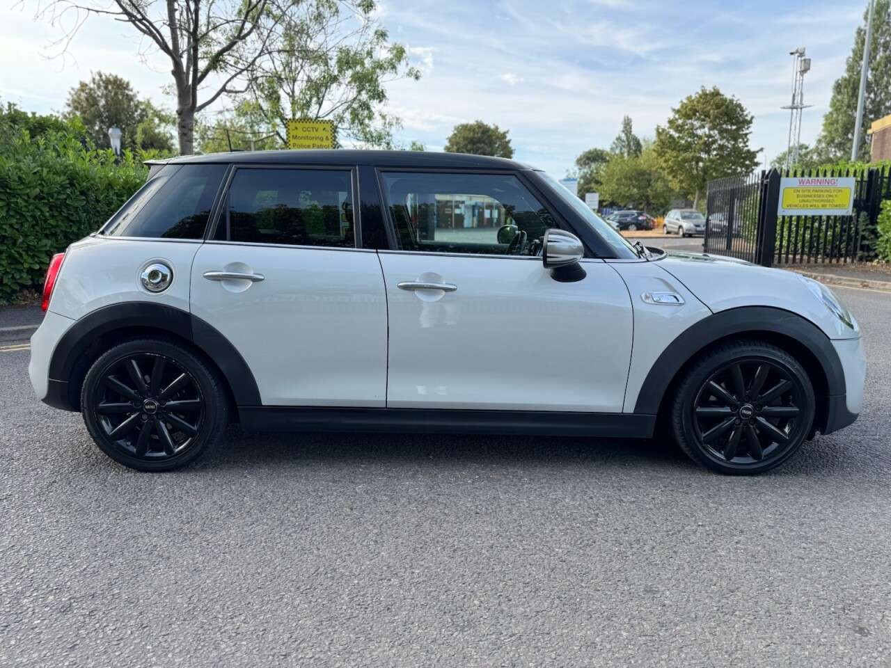 A 2015 MINI HATCH 2.0 Cooper SD Hatchback 5dr Diesel Manual Euro 6 (s/s) (170 ps) A 2015 MINI HATCH 2.0 Cooper SD Hatchback 5dr Diesel Manual Euro 6 (s/s) (170 ps)