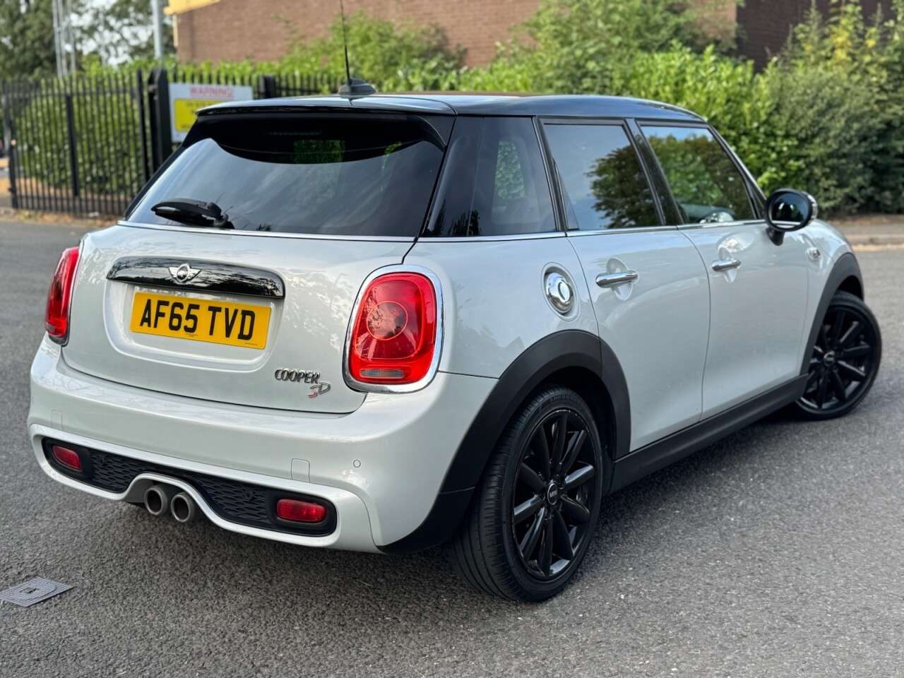 A 2015 MINI HATCH 2.0 Cooper SD Hatchback 5dr Diesel Manual Euro 6 (s/s) (170 ps) A 2015 MINI HATCH 2.0 Cooper SD Hatchback 5dr Diesel Manual Euro 6 (s/s) (170 ps)