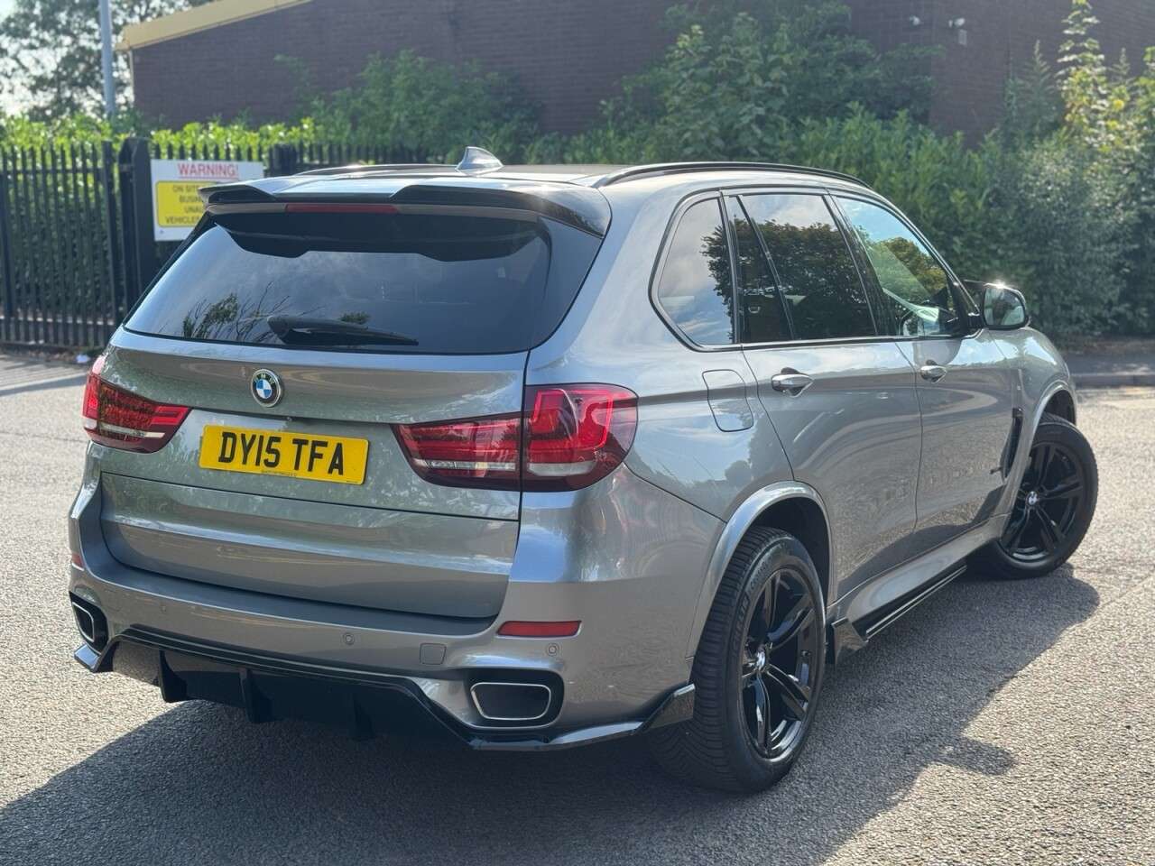 A 2015 BMW X5 3.0 40d M Sport SUV 5dr Diesel Auto xDrive Euro 6 (s/s) (313 ps) A 2015 BMW X5 3.0 40d M Sport SUV 5dr Diesel Auto xDrive Euro 6 (s/s) (313 ps)