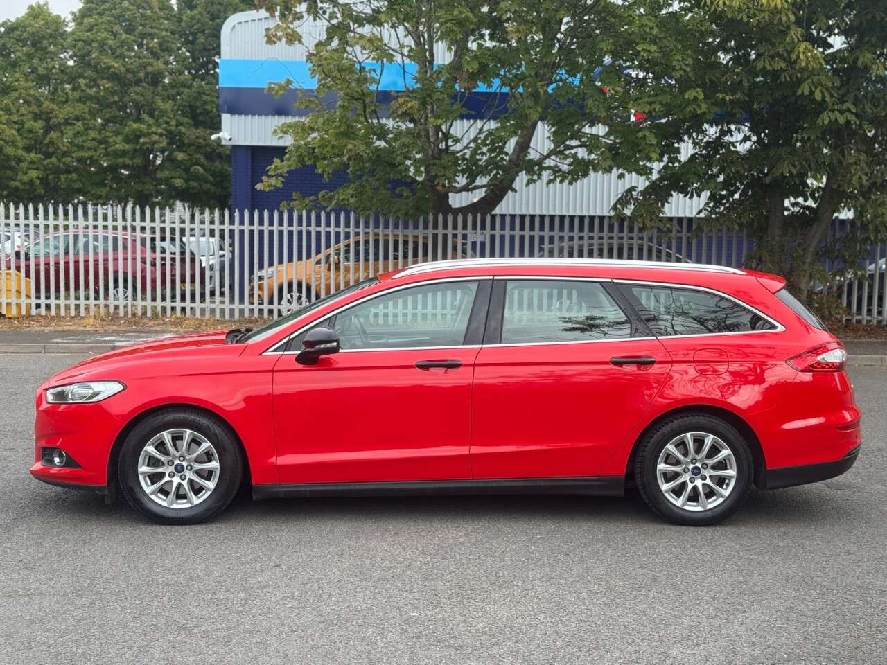 A 2015 FORD MONDEO 1.5 TDCi ECOnetic Zetec Estate 5dr Diesel Manual Euro 6 (s/s) (120 ps) A 2015 FORD MONDEO 1.5 TDCi ECOnetic Zetec Estate 5dr Diesel Manual Euro 6 (s/s) (120 ps)