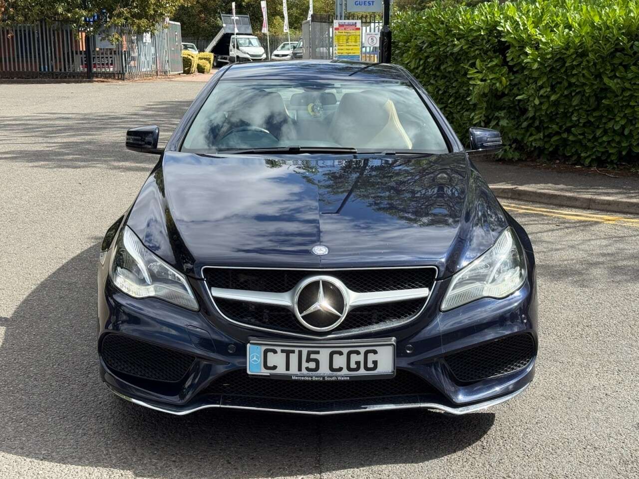 A 2015 MERCEDES-BENZ E CLASS 2.1 E250 CDI AMG Line Coupe 2dr Diesel G-Tronic+ Euro 5 (s/s) (204 ps) A 2015 MERCEDES-BENZ E CLASS 2.1 E250 CDI AMG Line Coupe 2dr Diesel G-Tronic+ Euro 5 (s/s) (204 ps)