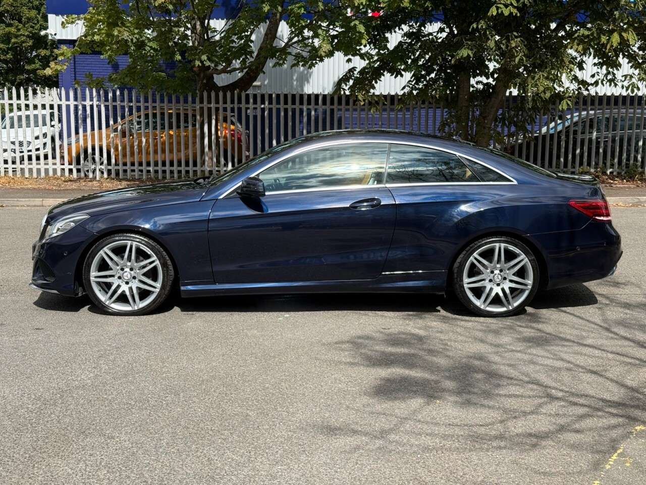 A 2015 MERCEDES-BENZ E CLASS 2.1 E250 CDI AMG Line Coupe 2dr Diesel G-Tronic+ Euro 5 (s/s) (204 ps) A 2015 MERCEDES-BENZ E CLASS 2.1 E250 CDI AMG Line Coupe 2dr Diesel G-Tronic+ Euro 5 (s/s) (204 ps)