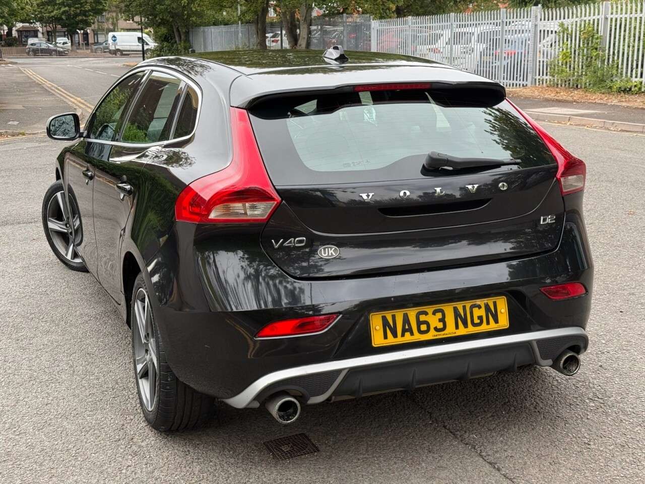 2013 VOLVO V40 2013 VOLVO V40
