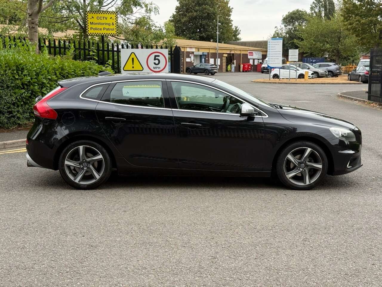 2013 VOLVO V40 2013 VOLVO V40