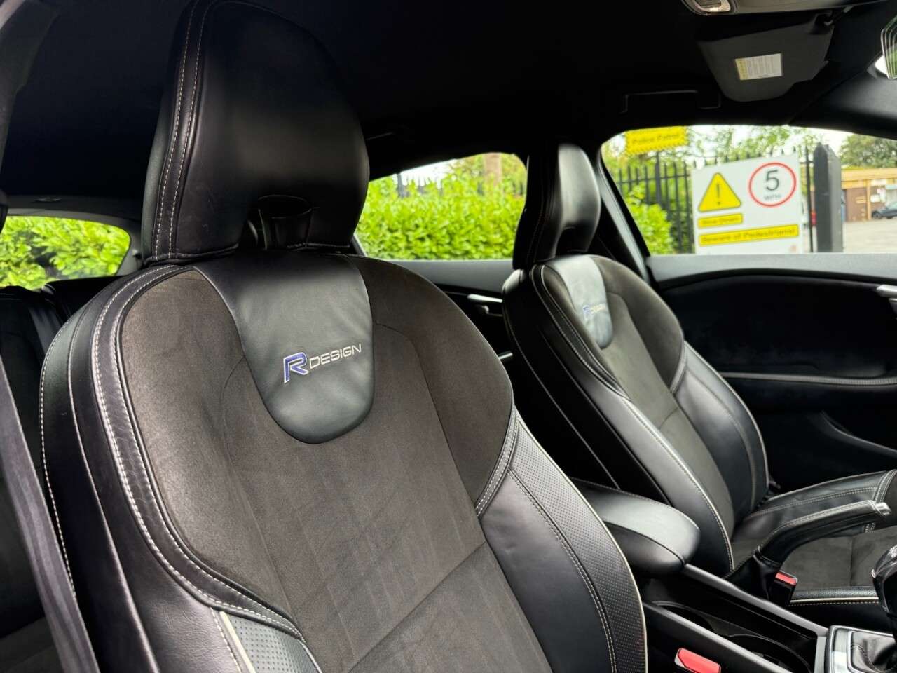 2013 VOLVO V40 2013 VOLVO V40