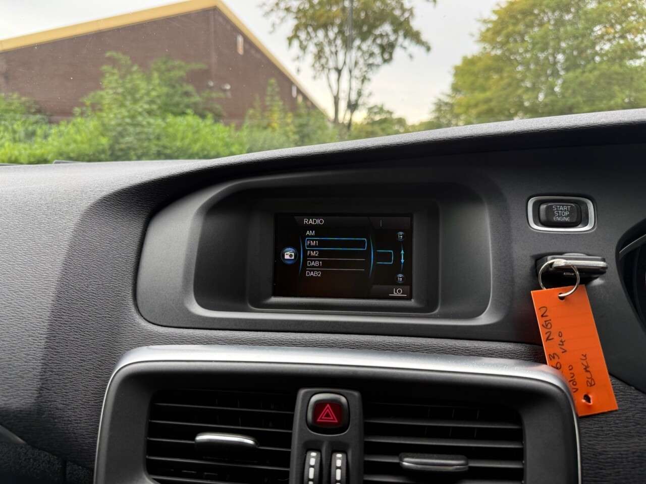 2013 VOLVO V40 2013 VOLVO V40