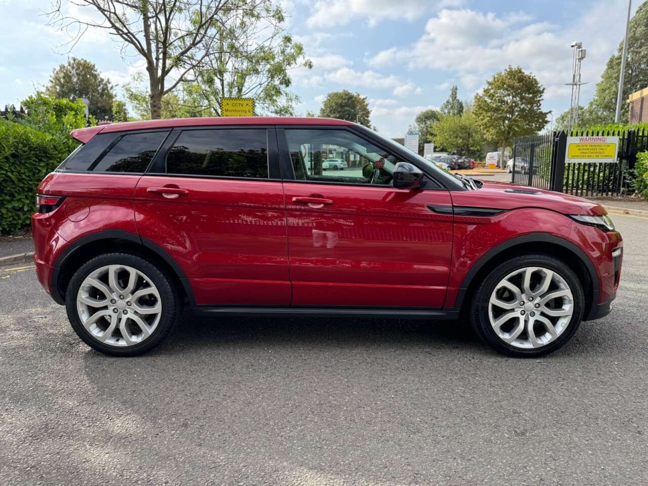 A 2016 LAND ROVER RANGE ROVER EVOQUE 2.0 TD4 HSE Dynamic SUV 5dr Diesel Auto 4WD Euro 6 (s/s) (180 ps) A 2016 LAND ROVER RANGE ROVER EVOQUE 2.0 TD4 HSE Dynamic SUV 5dr Diesel Auto 4WD Euro 6 (s/s) (180 ps)