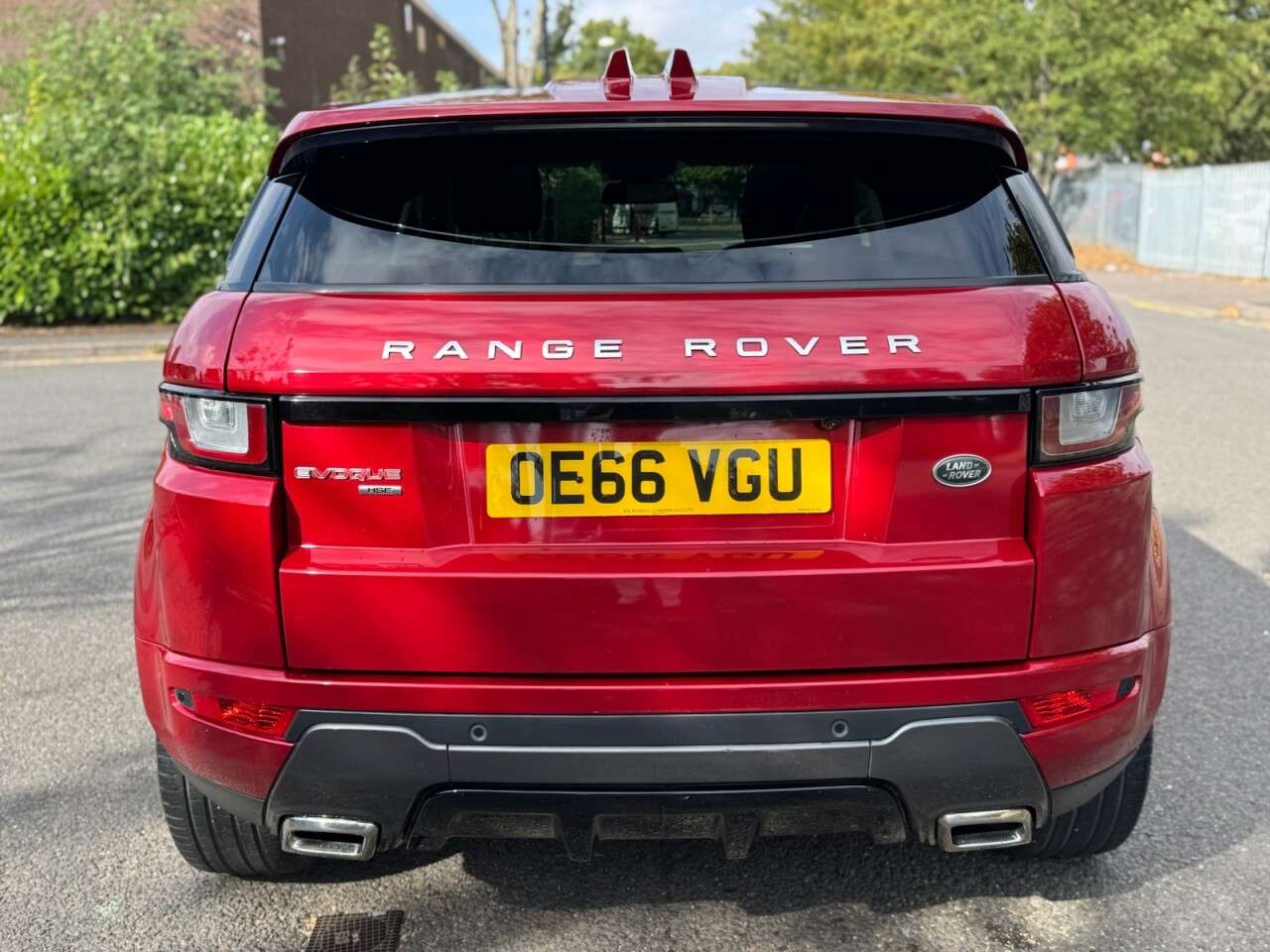 A 2016 LAND ROVER RANGE ROVER EVOQUE 2.0 TD4 HSE Dynamic SUV 5dr Diesel Auto 4WD Euro 6 (s/s) (180 ps) A 2016 LAND ROVER RANGE ROVER EVOQUE 2.0 TD4 HSE Dynamic SUV 5dr Diesel Auto 4WD Euro 6 (s/s) (180 ps)