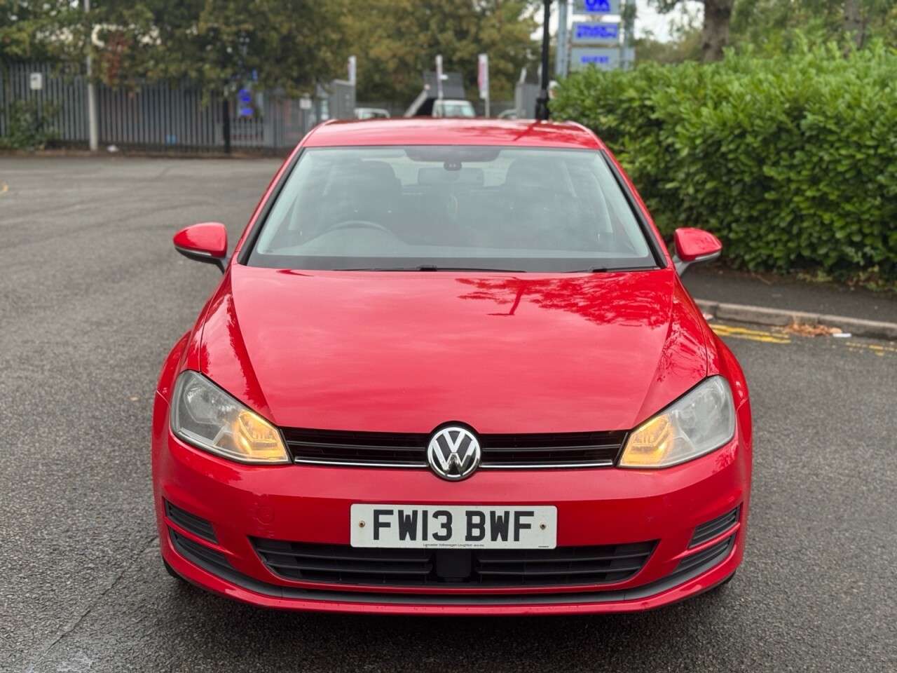 A 2013 VOLKSWAGEN GOLF 1.6 TDI BlueMotion Tech SE Hatchback 5dr Diesel DSG Euro 5 (s/s) (105 ps) A 2013 VOLKSWAGEN GOLF 1.6 TDI BlueMotion Tech SE Hatchback 5dr Diesel DSG Euro 5 (s/s) (105 ps)