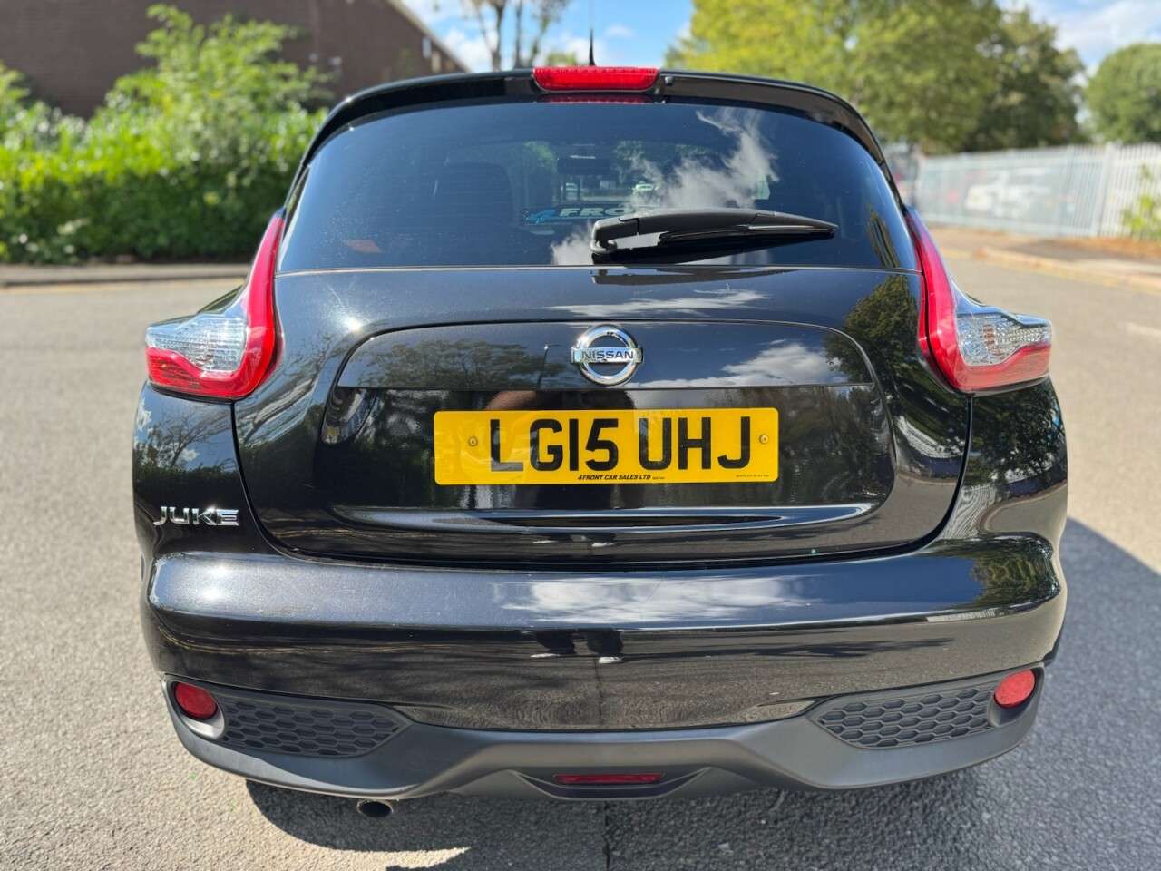 A 2015 NISSAN JUKE 1.2 DIG-T Acenta Premium SUV 5dr Petrol Manual 6Spd Euro 5 (s/s) (115 ps) A 2015 NISSAN JUKE 1.2 DIG-T Acenta Premium SUV 5dr Petrol Manual 6Spd Euro 5 (s/s) (115 ps)