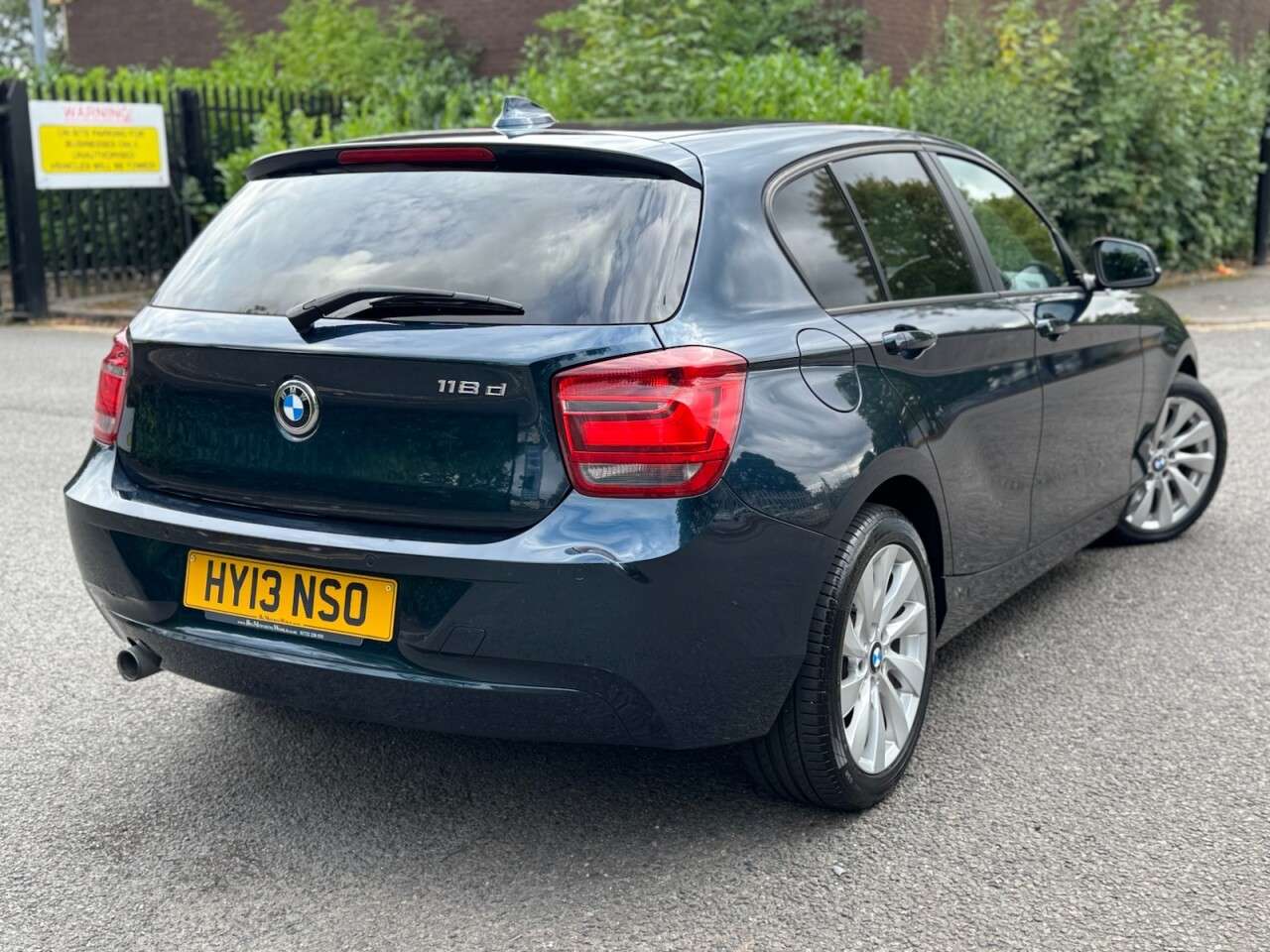 A 2013 BMW 1 SERIES 2.0 118d SE Hatchback 5dr Diesel Auto Euro 5 (s/s) (143 ps) A 2013 BMW 1 SERIES 2.0 118d SE Hatchback 5dr Diesel Auto Euro 5 (s/s) (143 ps)