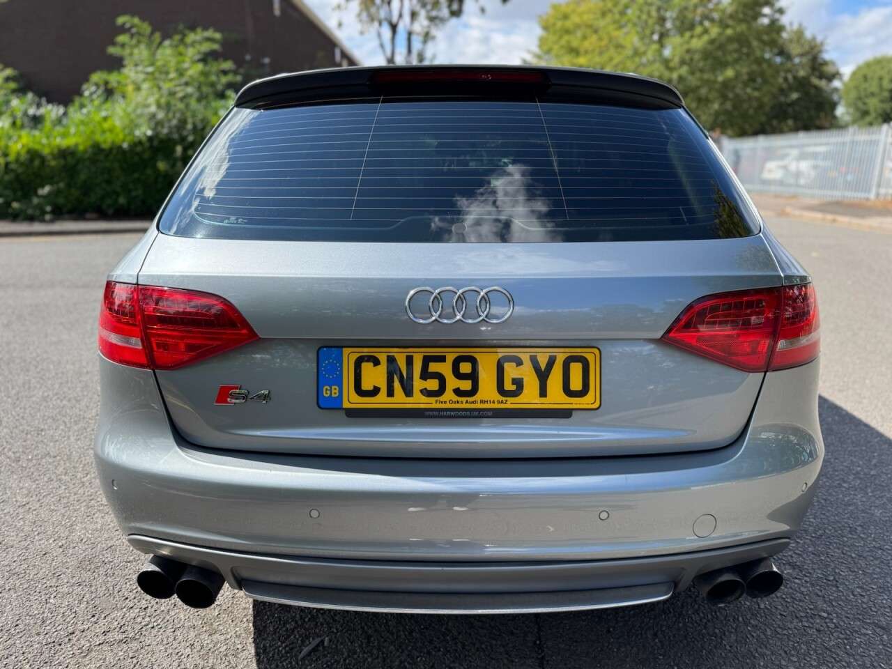 A 2009 AUDI S4 AVANT 3.0 TFSI V6 Estate 5dr Petrol S Tronic quattro Euro 5 (333 ps) A 2009 AUDI S4 AVANT 3.0 TFSI V6 Estate 5dr Petrol S Tronic quattro Euro 5 (333 ps)