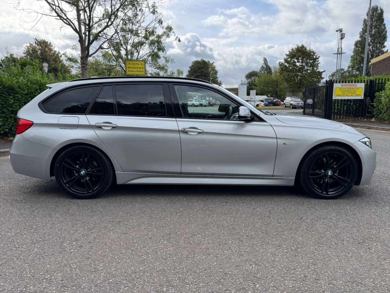 A 2015 BMW 3 SERIES 2.0 320d BluePerformance M Sport Touring 5dr Diesel Auto Euro 6 (s/s) (184 A 2015 BMW 3 SERIES 2.0 320d BluePerformance M Sport Touring 5dr Diesel Auto Euro 6 (s/s) (184