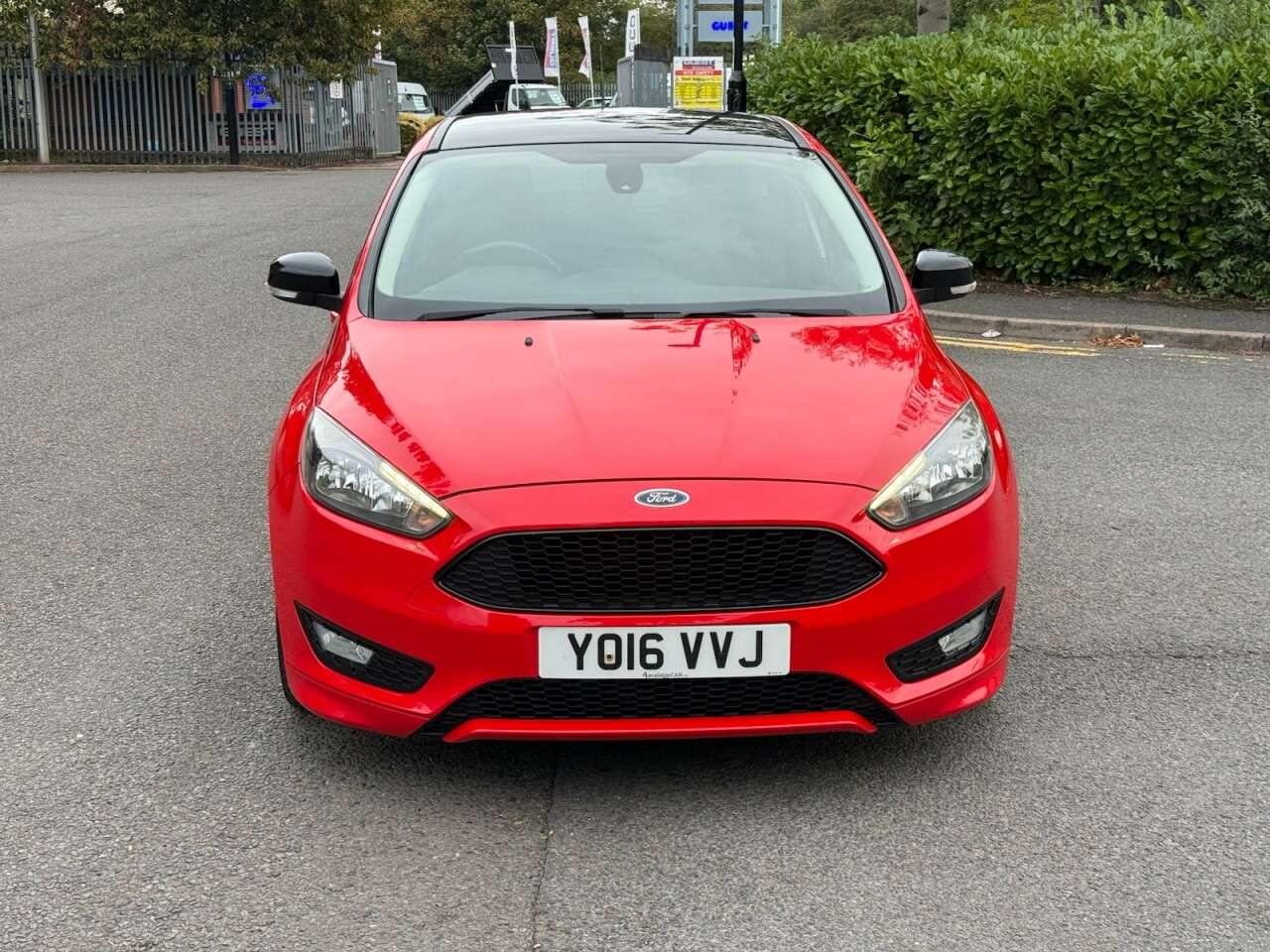 A 2016 FORD FOCUS 2.0 TDCi Zetec S Red Edition Hatchback 5dr Diesel Manual Euro 6 (s/s) (150 A 2016 FORD FOCUS 2.0 TDCi Zetec S Red Edition Hatchback 5dr Diesel Manual Euro 6 (s/s) (150