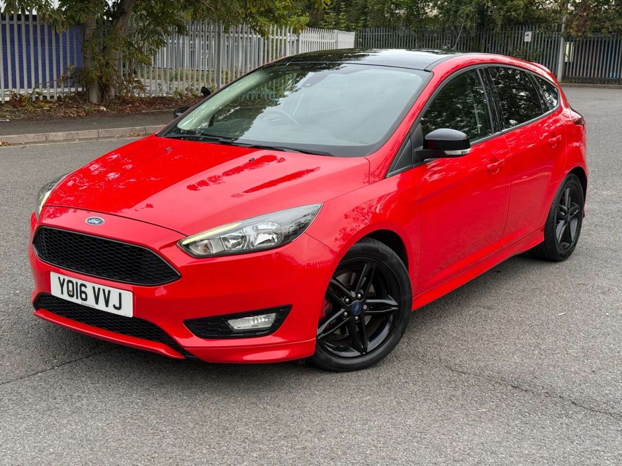 A 2016 FORD FOCUS 2.0 TDCi Zetec S Red Edition Hatchback 5dr Diesel Manual Euro 6 (s/s) (150 A 2016 FORD FOCUS 2.0 TDCi Zetec S Red Edition Hatchback 5dr Diesel Manual Euro 6 (s/s) (150