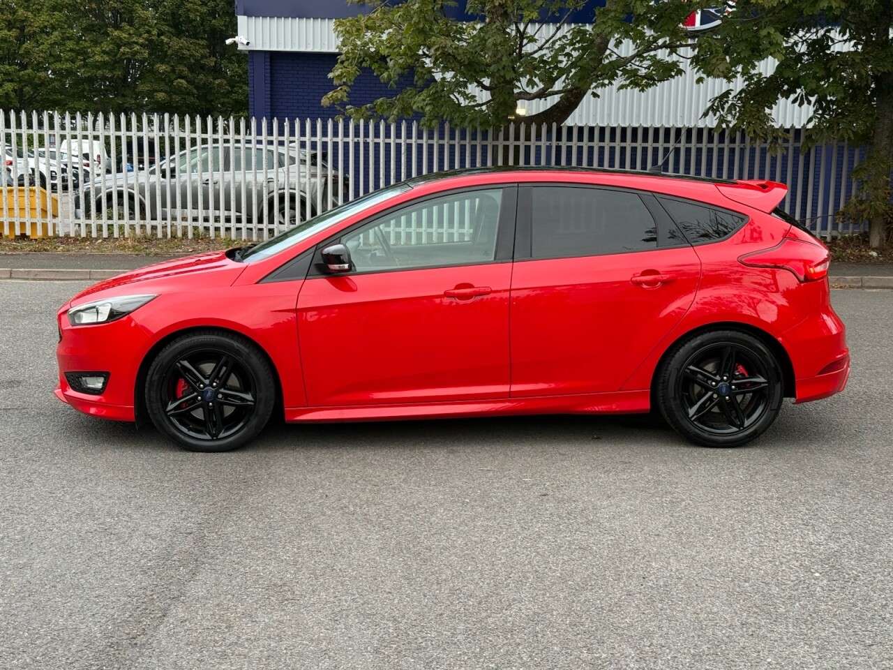A 2016 FORD FOCUS 2.0 TDCi Zetec S Red Edition Hatchback 5dr Diesel Manual Euro 6 (s/s) (150 A 2016 FORD FOCUS 2.0 TDCi Zetec S Red Edition Hatchback 5dr Diesel Manual Euro 6 (s/s) (150
