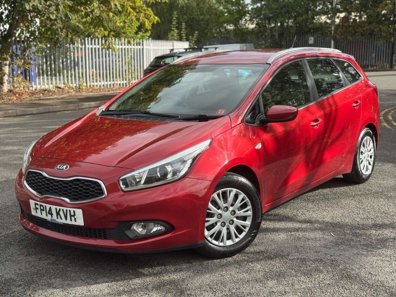 A 2014 KIA CEED 1.4 CRDi EcoDynamics 1 Sportswagon 5dr Diesel Manual Euro 5 (s/s) (89 bhp) A 2014 KIA CEED 1.4 CRDi EcoDynamics 1 Sportswagon 5dr Diesel Manual Euro 5 (s/s) (89 bhp)