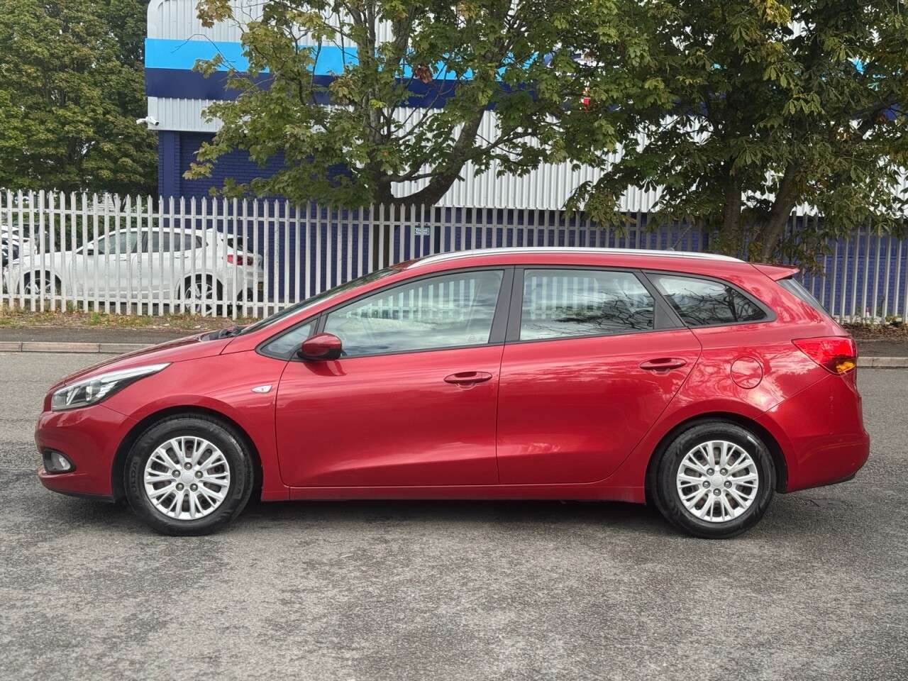 A 2014 KIA CEED 1.4 CRDi EcoDynamics 1 Sportswagon 5dr Diesel Manual Euro 5 (s/s) (89 bhp) A 2014 KIA CEED 1.4 CRDi EcoDynamics 1 Sportswagon 5dr Diesel Manual Euro 5 (s/s) (89 bhp)