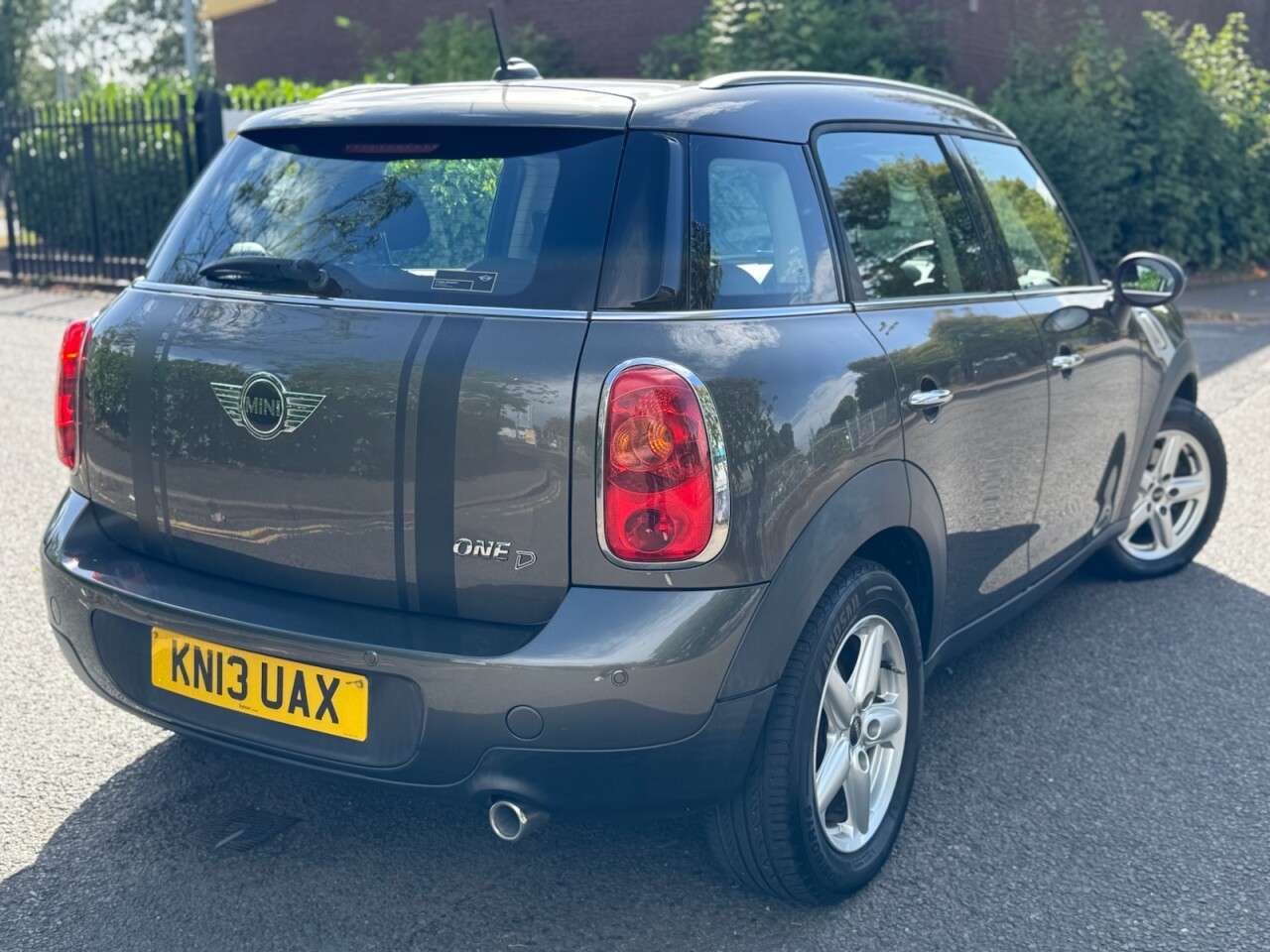A 2013 MINI COUNTRYMAN 1.6 One D SUV 5dr Diesel Manual Euro 5 (s/s) (90 ps) SUV A 2013 MINI COUNTRYMAN 1.6 One D SUV 5dr Diesel Manual Euro 5 (s/s) (90 ps) SUV