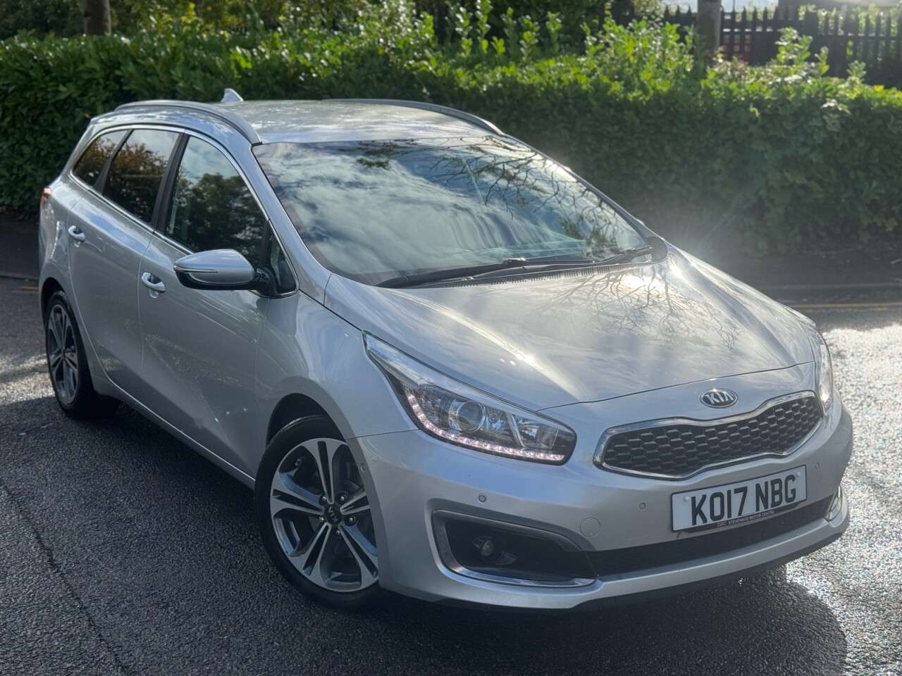 A 2017 KIA CEED 1.6 CRDi 3 Sportswagon 5dr Diesel Manual Euro 6 (s/s) (134 bhp) ULEZ+SH+P S A 2017 KIA CEED 1.6 CRDi 3 Sportswagon 5dr Diesel Manual Euro 6 (s/s) (134 bhp) ULEZ+SH+P S
