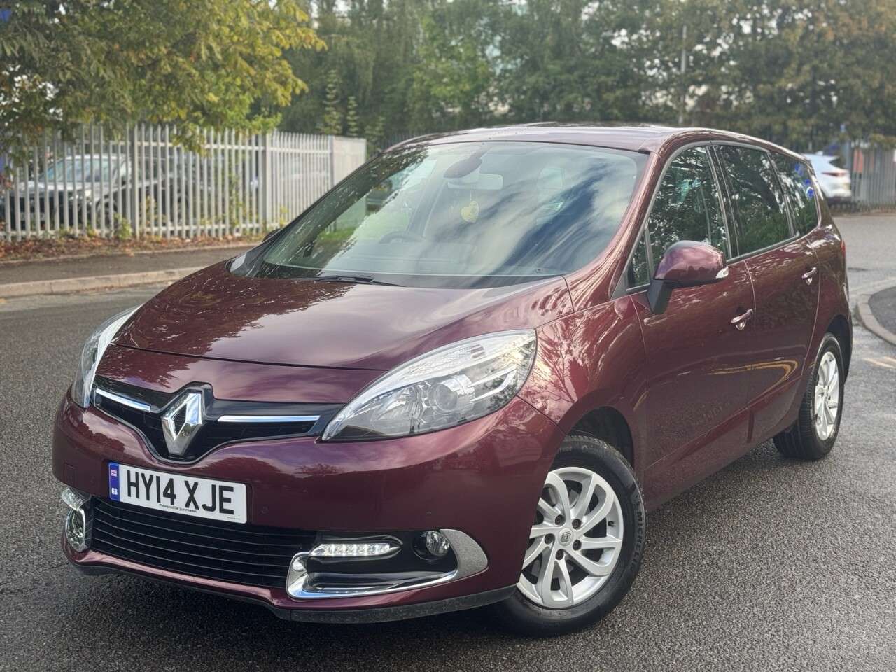 A 2014 RENAULT GRAND SCENIC 1.5 dCi Dynamique TomTom MPV 5dr Diesel EDC Euro 5 (110 ps) 1FO+FSH+CAMBELT A 2014 RENAULT GRAND SCENIC 1.5 dCi Dynamique TomTom MPV 5dr Diesel EDC Euro 5 (110 ps) 1FO+FSH+CAMBELT