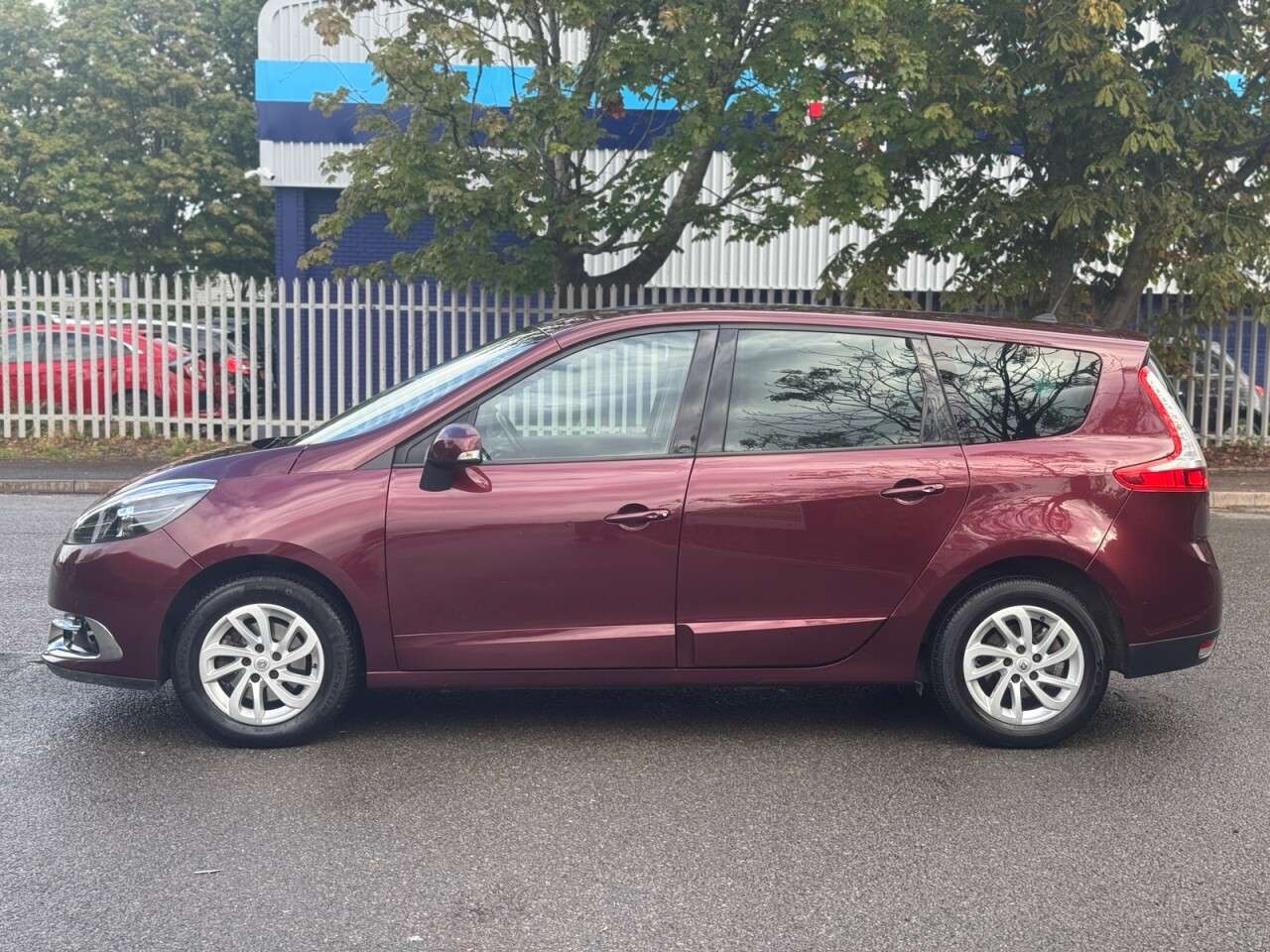 A 2014 RENAULT GRAND SCENIC 1.5 dCi Dynamique TomTom MPV 5dr Diesel EDC Euro 5 (110 ps) 1FO+FSH+CAMBELT A 2014 RENAULT GRAND SCENIC 1.5 dCi Dynamique TomTom MPV 5dr Diesel EDC Euro 5 (110 ps) 1FO+FSH+CAMBELT