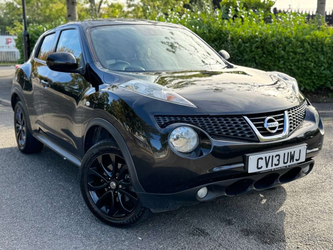 A 2013 NISSAN JUKE 1.6 DIG-T Tekna SUV 5dr Petrol Manual Euro 5 (190 ps) 1O+SH+HTDS+LEATHER+NA A 2013 NISSAN JUKE 1.6 DIG-T Tekna SUV 5dr Petrol Manual Euro 5 (190 ps) 1O+SH+HTDS+LEATHER+NA