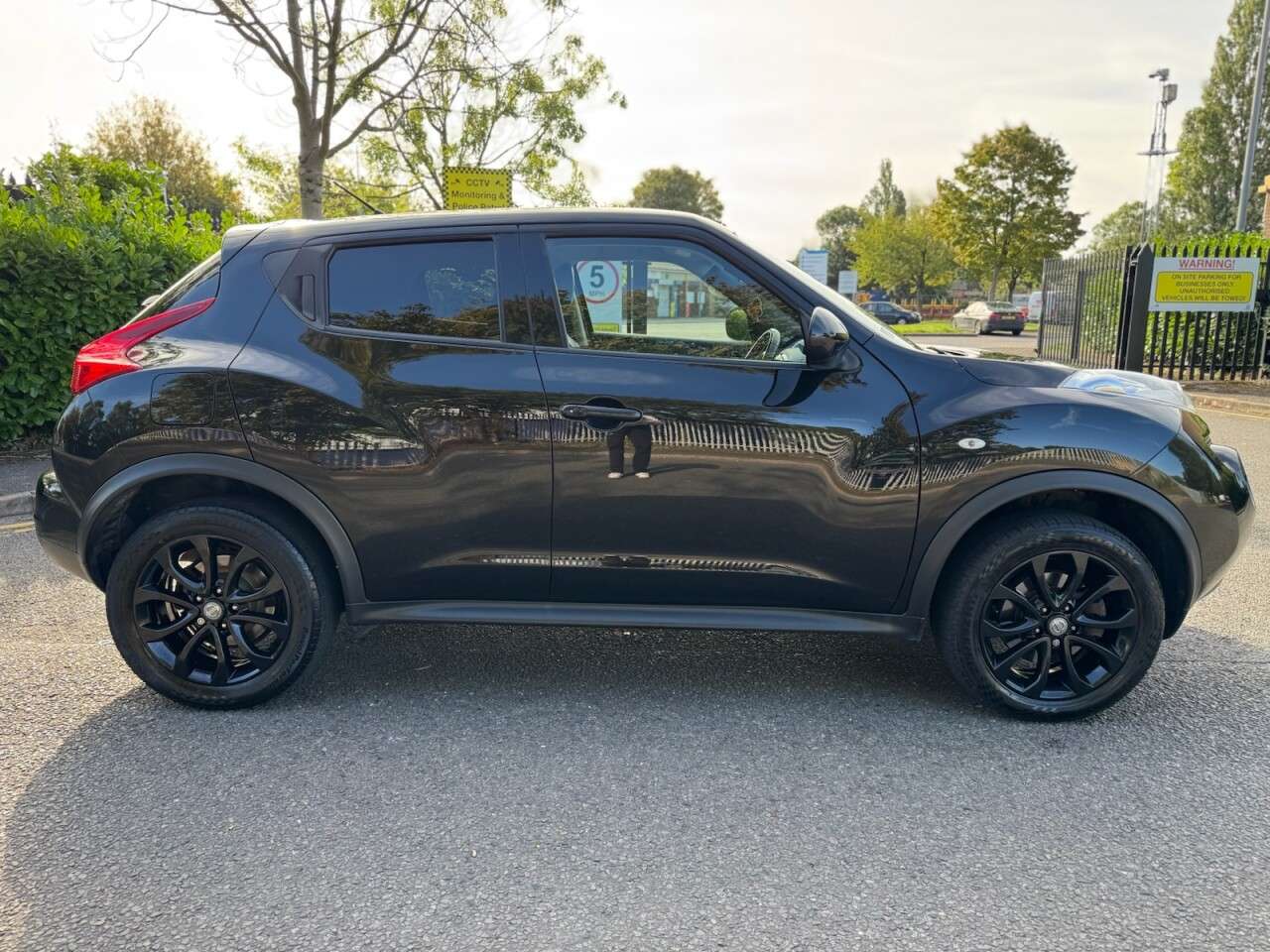 A 2013 NISSAN JUKE 1.6 DIG-T Tekna SUV 5dr Petrol Manual Euro 5 (190 ps) 1O+SH+HTDS+LEATHER+NA A 2013 NISSAN JUKE 1.6 DIG-T Tekna SUV 5dr Petrol Manual Euro 5 (190 ps) 1O+SH+HTDS+LEATHER+NA