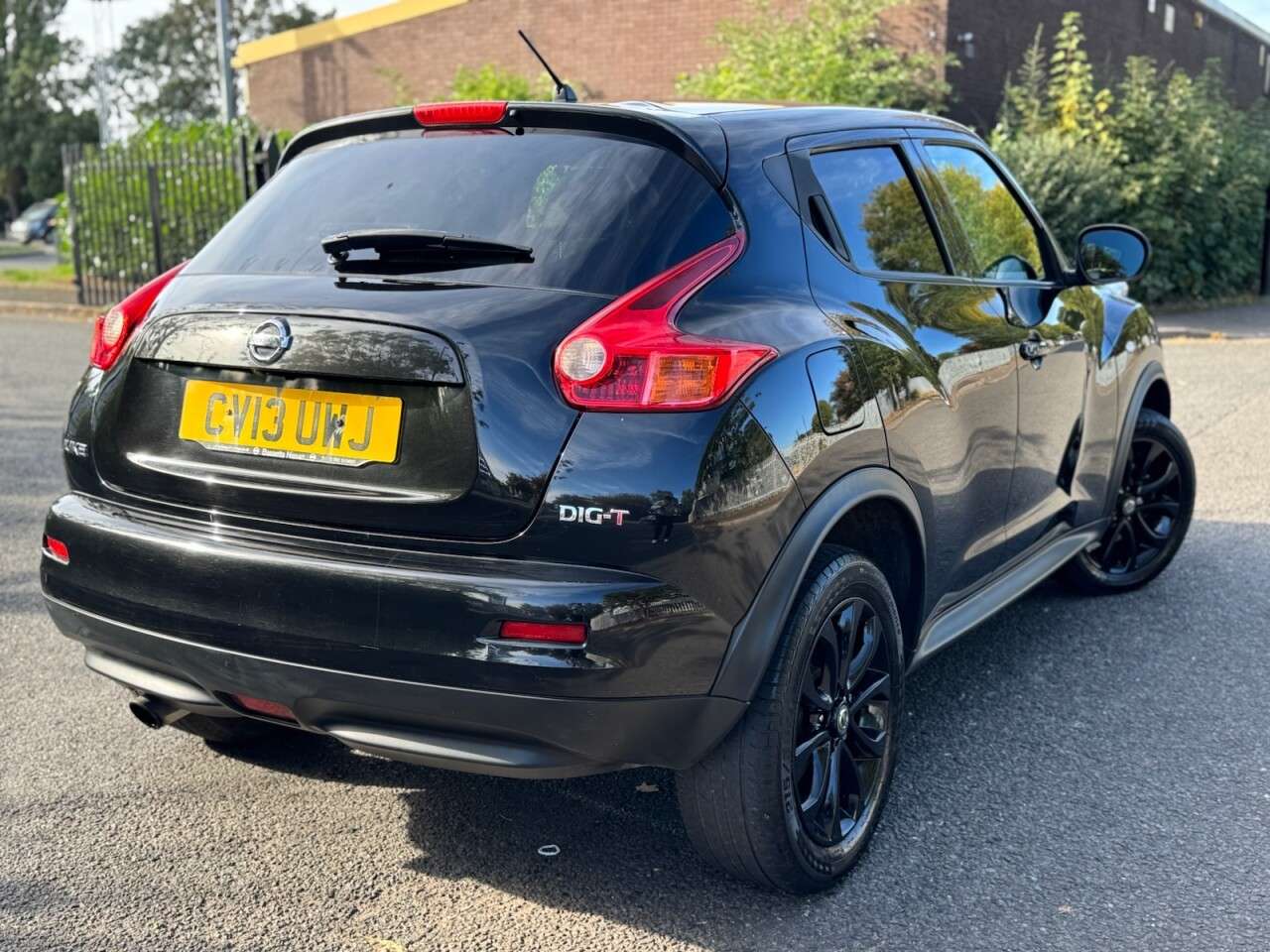 A 2013 NISSAN JUKE 1.6 DIG-T Tekna SUV 5dr Petrol Manual Euro 5 (190 ps) 1O+SH+HTDS+LEATHER+NA A 2013 NISSAN JUKE 1.6 DIG-T Tekna SUV 5dr Petrol Manual Euro 5 (190 ps) 1O+SH+HTDS+LEATHER+NA