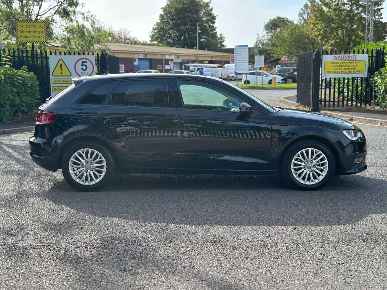 A 2015 AUDI A3 1.6 TDI SE Technik Sportback 5dr Diesel Manual Euro 6 (s/s) (110 ps) TOP SP A 2015 AUDI A3 1.6 TDI SE Technik Sportback 5dr Diesel Manual Euro 6 (s/s) (110 ps) TOP SP