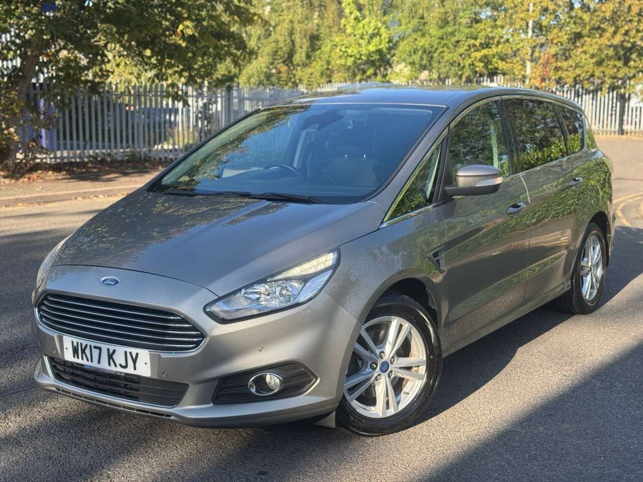 A 2017 FORD S-MAX 2.0 TDCi Titanium MPV 5dr Diesel Powershift Euro 6 (s/s) (150 ps) A 2017 FORD S-MAX 2.0 TDCi Titanium MPV 5dr Diesel Powershift Euro 6 (s/s) (150 ps)