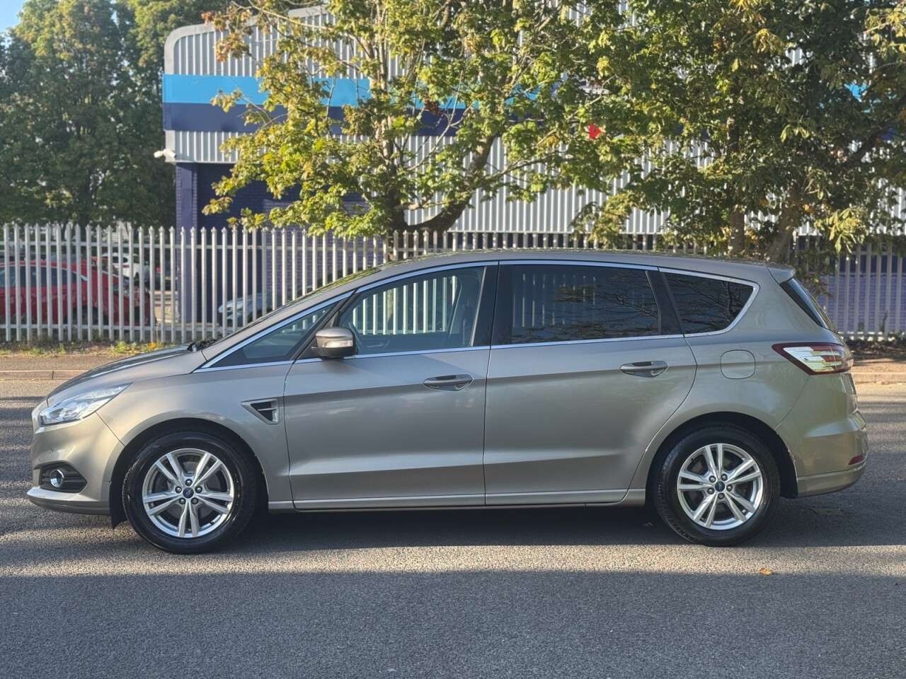 A 2017 FORD S-MAX 2.0 TDCi Titanium MPV 5dr Diesel Powershift Euro 6 (s/s) (150 ps) A 2017 FORD S-MAX 2.0 TDCi Titanium MPV 5dr Diesel Powershift Euro 6 (s/s) (150 ps)