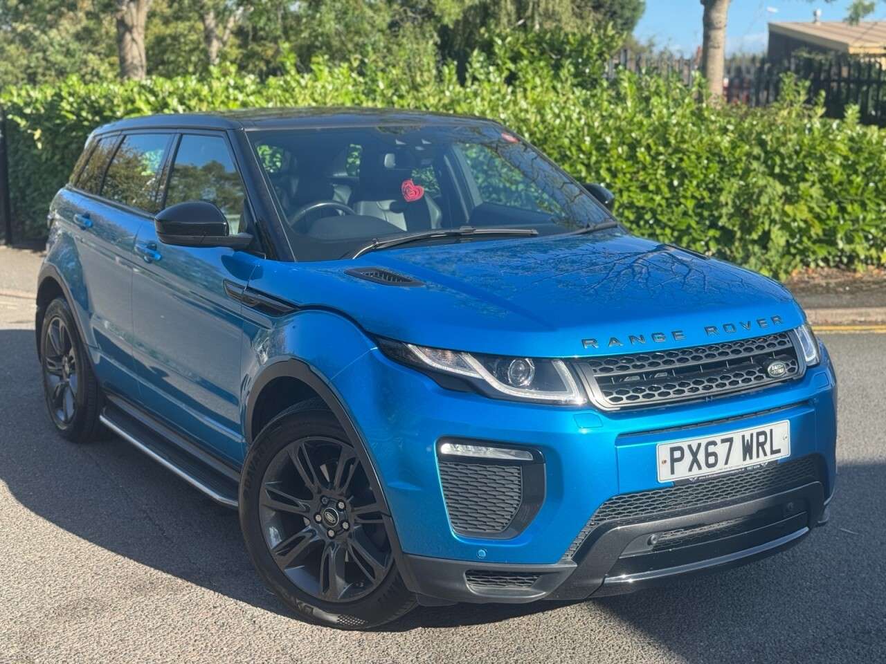 A 2017 LAND ROVER RANGE ROVER EVOQUE 2.0 TD4 Landmark SUV 5dr Diesel Manual 4WD Euro 6 (s/s) (180 ps) A 2017 LAND ROVER RANGE ROVER EVOQUE 2.0 TD4 Landmark SUV 5dr Diesel Manual 4WD Euro 6 (s/s) (180 ps)