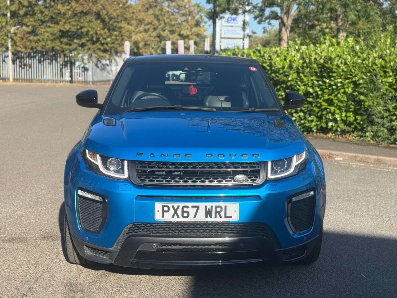 A 2017 LAND ROVER RANGE ROVER EVOQUE 2.0 TD4 Landmark SUV 5dr Diesel Manual 4WD Euro 6 (s/s) (180 ps) A 2017 LAND ROVER RANGE ROVER EVOQUE 2.0 TD4 Landmark SUV 5dr Diesel Manual 4WD Euro 6 (s/s) (180 ps)