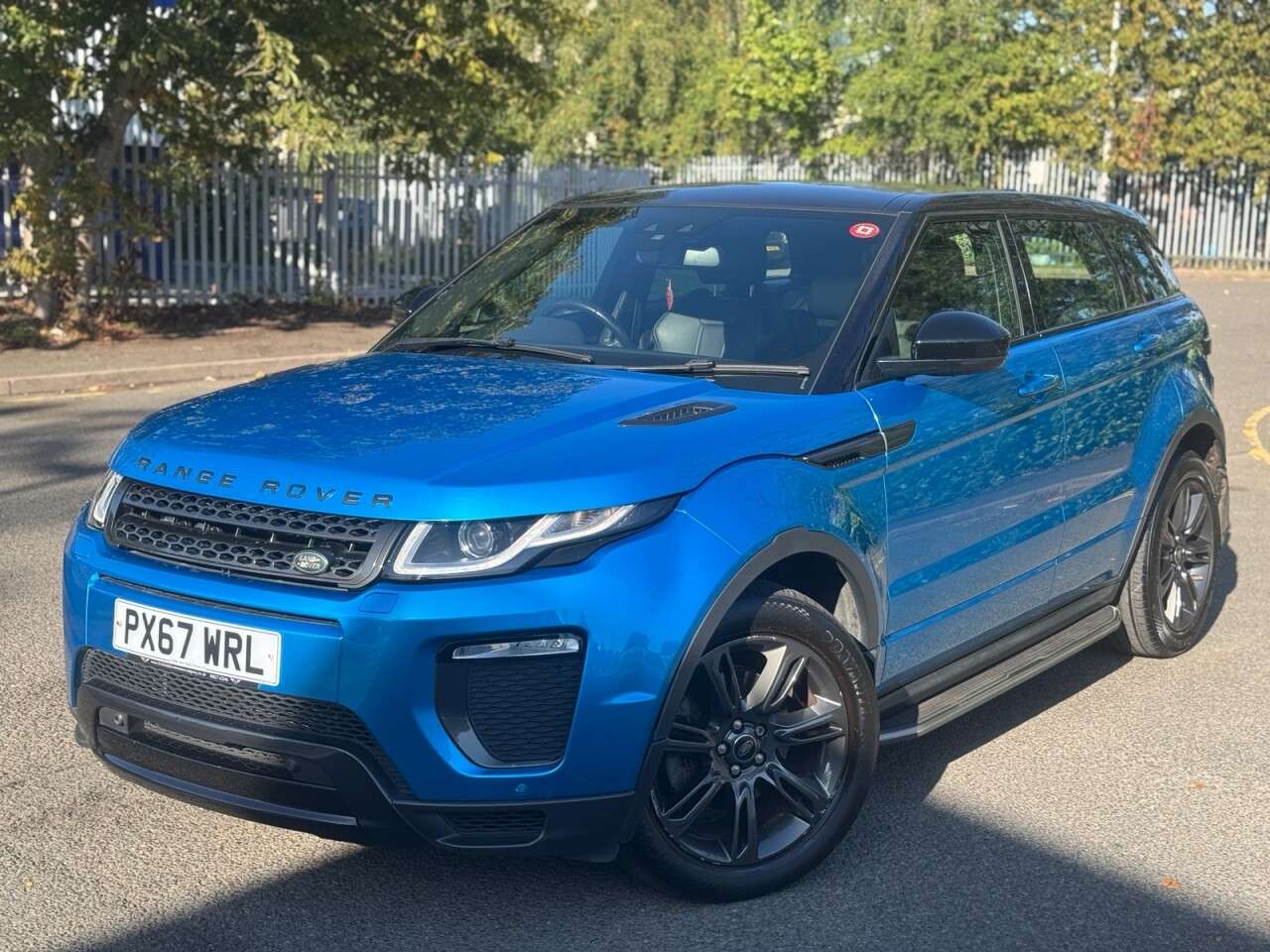 A 2017 LAND ROVER RANGE ROVER EVOQUE 2.0 TD4 Landmark SUV 5dr Diesel Manual 4WD Euro 6 (s/s) (180 ps) A 2017 LAND ROVER RANGE ROVER EVOQUE 2.0 TD4 Landmark SUV 5dr Diesel Manual 4WD Euro 6 (s/s) (180 ps)