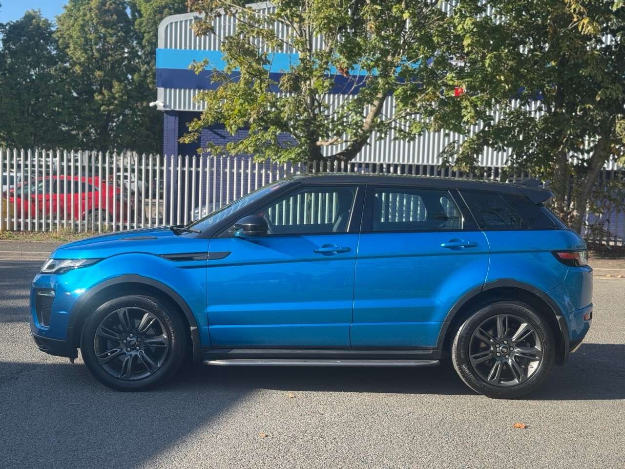 A 2017 LAND ROVER RANGE ROVER EVOQUE 2.0 TD4 Landmark SUV 5dr Diesel Manual 4WD Euro 6 (s/s) (180 ps) A 2017 LAND ROVER RANGE ROVER EVOQUE 2.0 TD4 Landmark SUV 5dr Diesel Manual 4WD Euro 6 (s/s) (180 ps)
