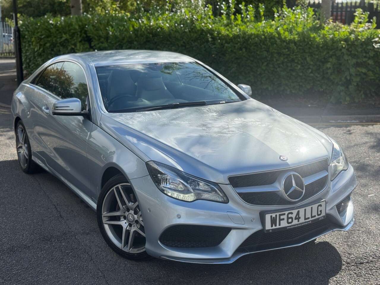 A 2015 MERCEDES-BENZ E CLASS 2.1 E220d BlueTEC AMG Line Coupe 2dr Diesel G-Tronic+ Euro 6 (s/s) (177 ps) A 2015 MERCEDES-BENZ E CLASS 2.1 E220d BlueTEC AMG Line Coupe 2dr Diesel G-Tronic+ Euro 6 (s/s) (177 ps)