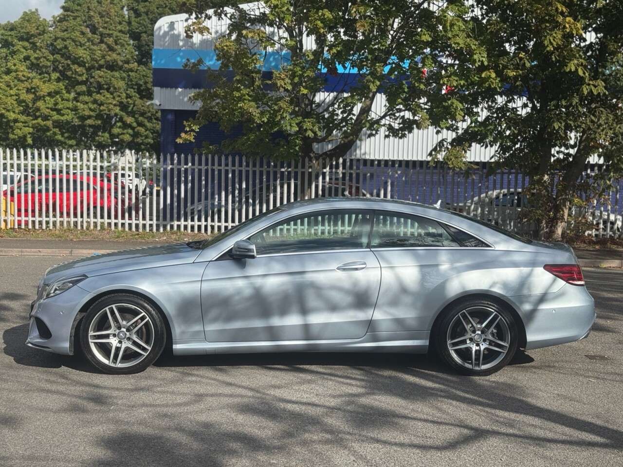 A 2015 MERCEDES-BENZ E CLASS 2.1 E220d BlueTEC AMG Line Coupe 2dr Diesel G-Tronic+ Euro 6 (s/s) (177 ps) A 2015 MERCEDES-BENZ E CLASS 2.1 E220d BlueTEC AMG Line Coupe 2dr Diesel G-Tronic+ Euro 6 (s/s) (177 ps)