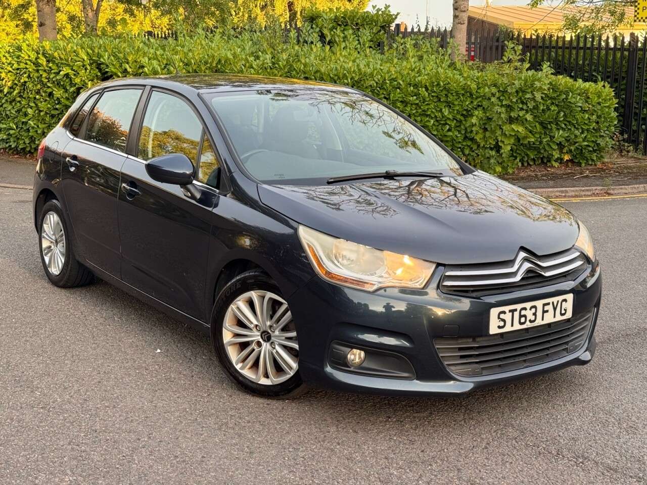 A 2014 CITROEN C4 1.6 e-HDi Airdream VTR+ Hatchback 5dr Diesel EGS6 Euro 5 (s/s) (115 ps) 1 F A 2014 CITROEN C4 1.6 e-HDi Airdream VTR+ Hatchback 5dr Diesel EGS6 Euro 5 (s/s) (115 ps) 1 F