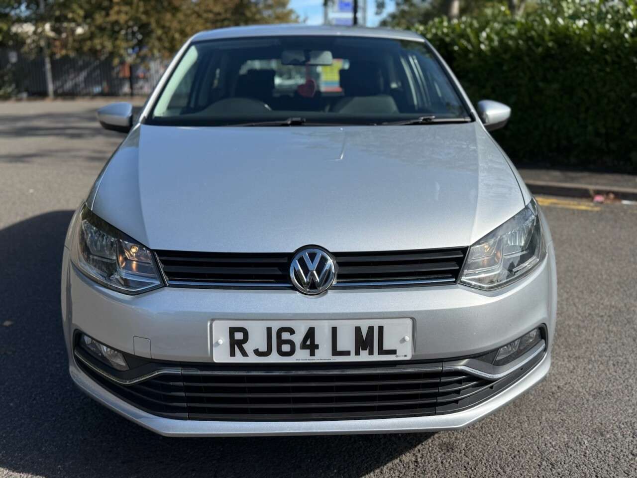 A 2014 VOLKSWAGEN POLO 1.0 BlueMotion Tech SE Hatchback 3dr Petrol Manual Euro 6 (s/s) (75 ps) ULE A 2014 VOLKSWAGEN POLO 1.0 BlueMotion Tech SE Hatchback 3dr Petrol Manual Euro 6 (s/s) (75 ps) ULE