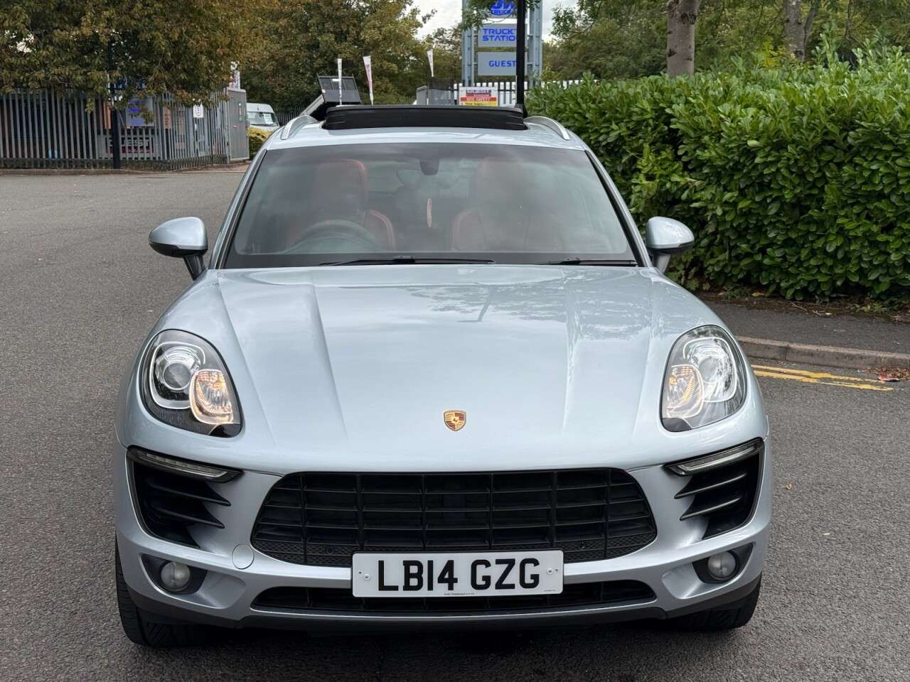 A 2014 PORSCHE MACAN 3.0 TD V6 S SUV 5dr Diesel PDK 4WD Euro 6 (s/s) (258 ps) A 2014 PORSCHE MACAN 3.0 TD V6 S SUV 5dr Diesel PDK 4WD Euro 6 (s/s) (258 ps)