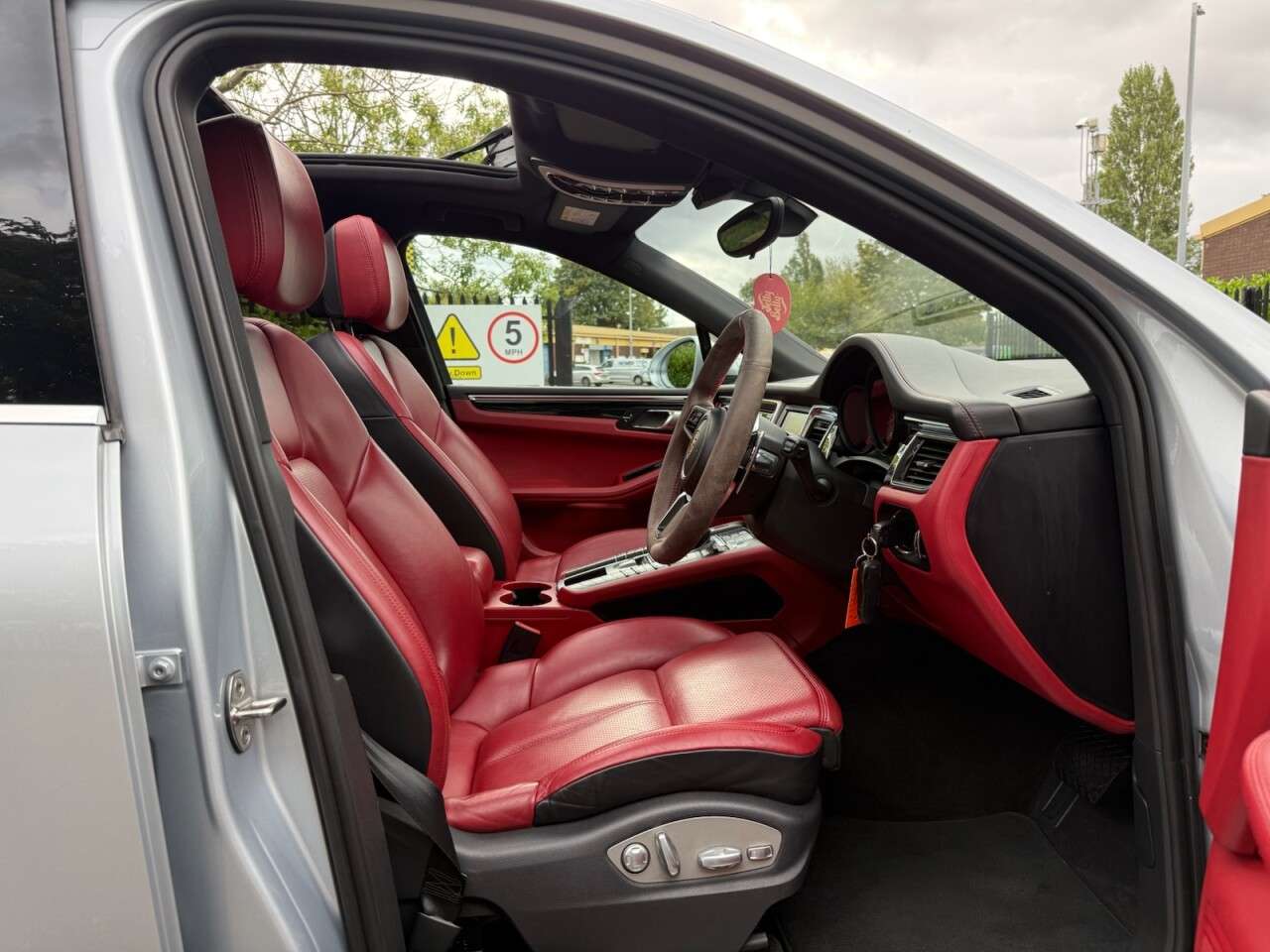 2014 PORSCHE MACAN 2014 PORSCHE MACAN