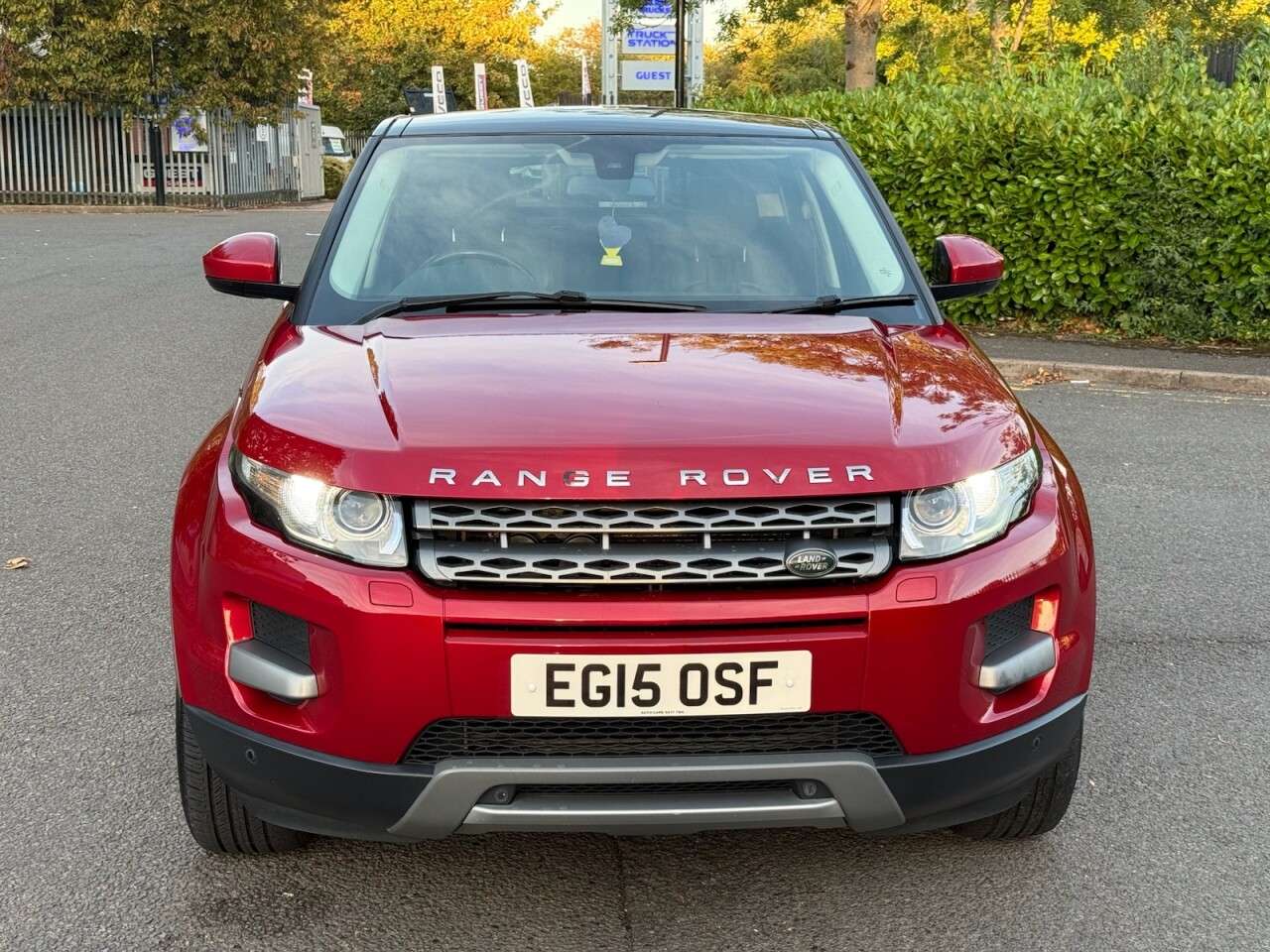 A 2015 LAND ROVER RANGE ROVER EVOQUE 2.2 SD4 Pure Tech SUV 5dr Diesel Auto 4WD Euro 5 (s/s) (190 ps) A 2015 LAND ROVER RANGE ROVER EVOQUE 2.2 SD4 Pure Tech SUV 5dr Diesel Auto 4WD Euro 5 (s/s) (190 ps)
